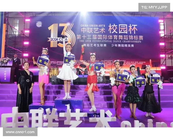 中国选手创新京剧拉丁舞在国际体育舞蹈大奖赛中亮相引领文化融合新风潮 中国选手创新京剧拉丁舞在国际体育舞蹈大奖赛中亮相引领文化融合新风潮